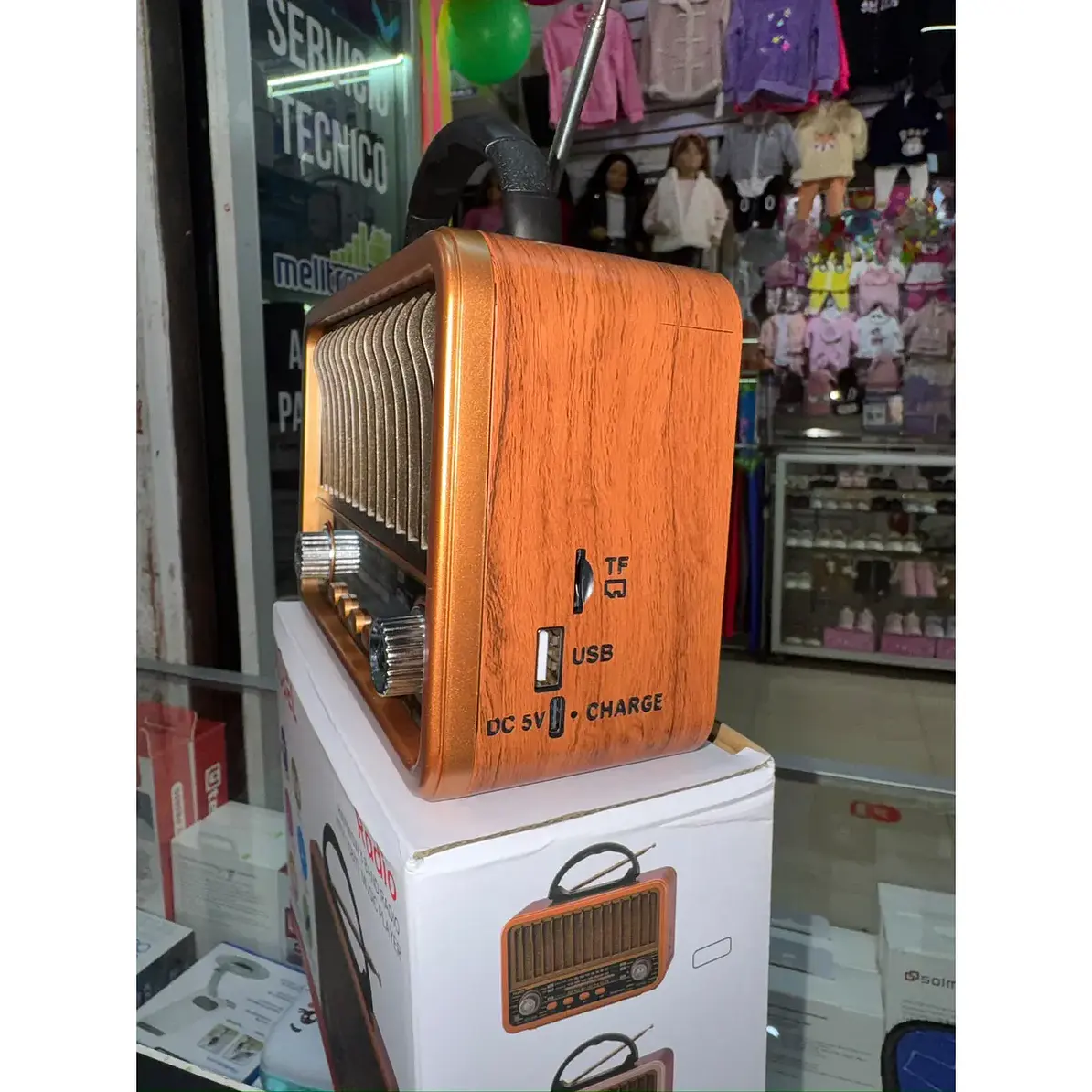 Radio Portatil Mini Retro Vintage Am/SW/FM Bluetooth Tasbel 9