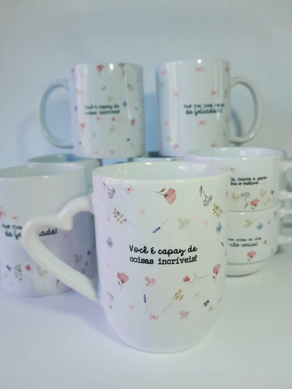 Texto básico de flores en taza  6