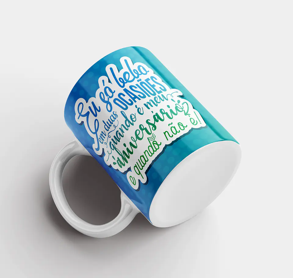 Taza para beber con asa blanca 11