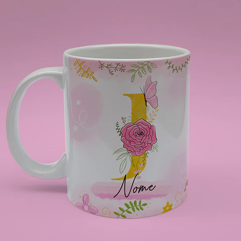 Caneca "Monograma Chic": O Toque Pessoal na Sua Pausa!