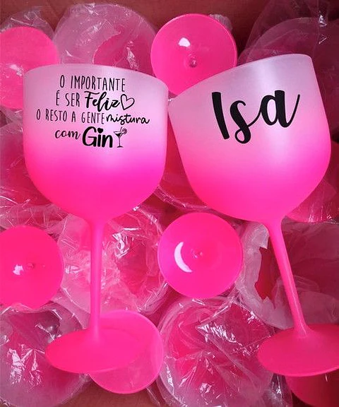 Taças de Gin Personalizadas: O Brinde Perfeito para Despedidas de Solteira e Aniversários