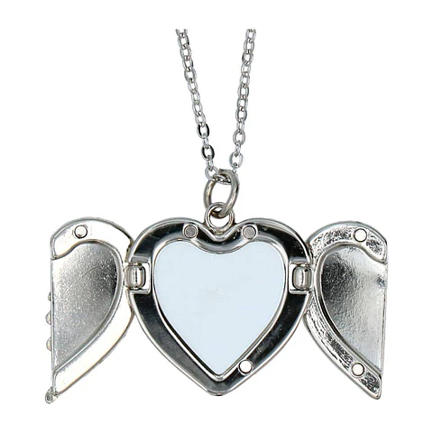 Colar Medalhão Coração com Asas Personalizado – O Presente de Amor Perfeito