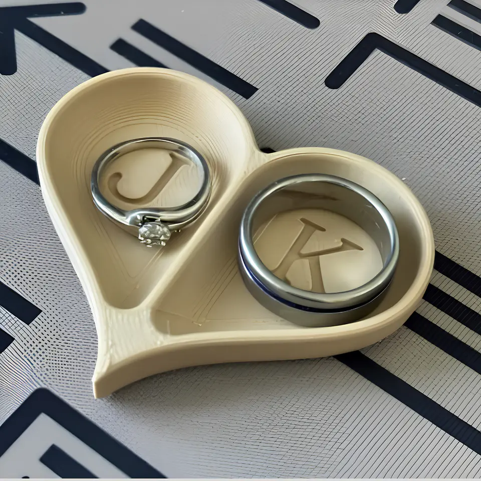 Suporte de Alianças Personalizado 3D | Porta-Alianças com Iniciais do Casal 1