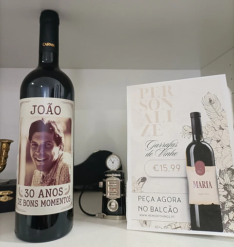 🍷 Garrafa de Vinho Personalizada com Foto e História | O Presente Perfeito