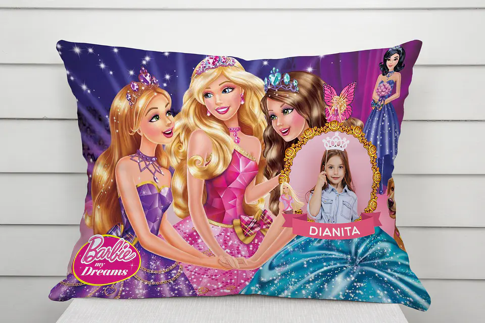 Almofada Barbie Personalizada com Foto e Nome – Coleção Princesas & Magia 1