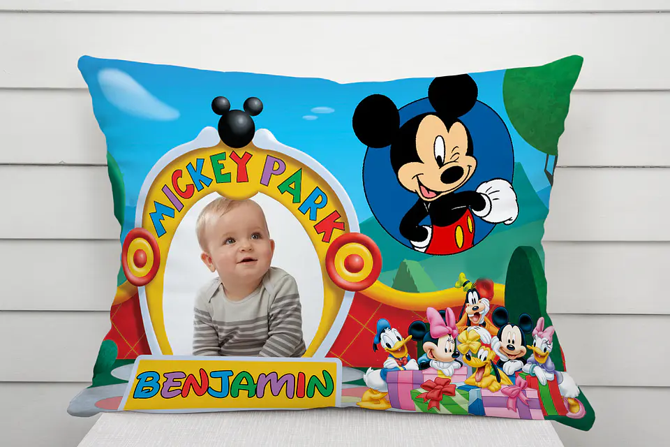 Almofada Disney Junior Personalizada com Foto e Nome – Coleção Infantil Mágica 1