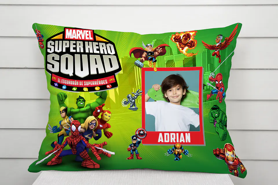 Almofada Heróis Marvel Personalizada com Foto e Nome – Coleção Vingadores & Super Hero Squad 2