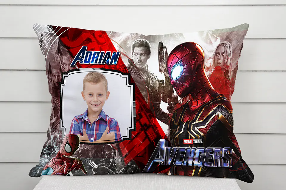 Almofada Spider-Man e Avengers Personalizada com Foto e Nome – Coleção Marvel Super-Heróis 1