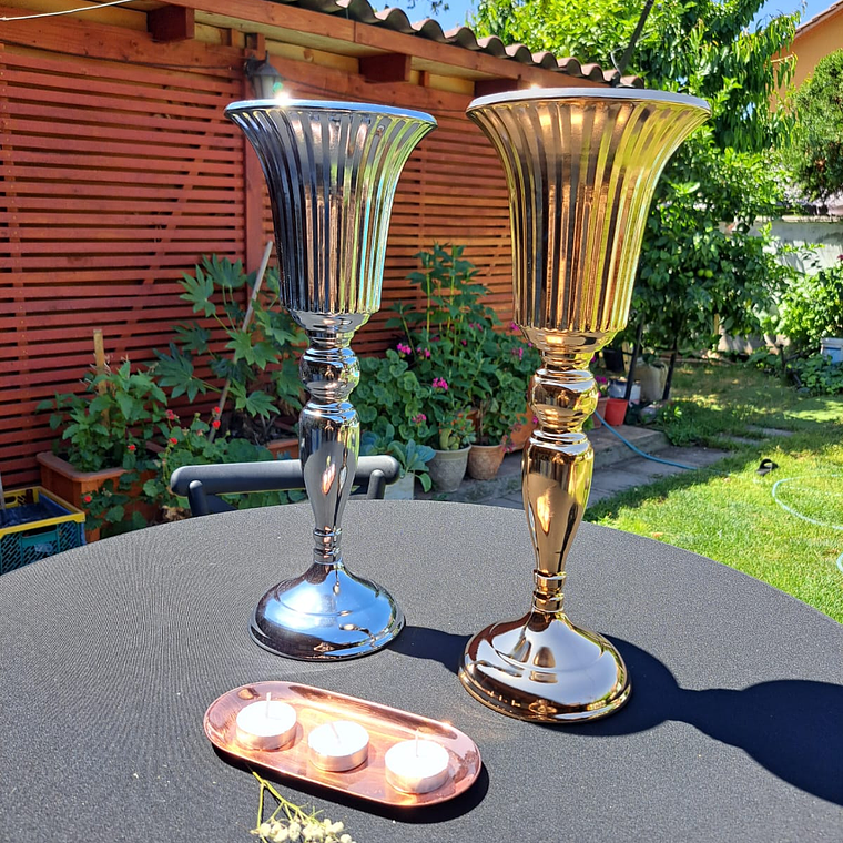 Jarrón metálico decorativo 1