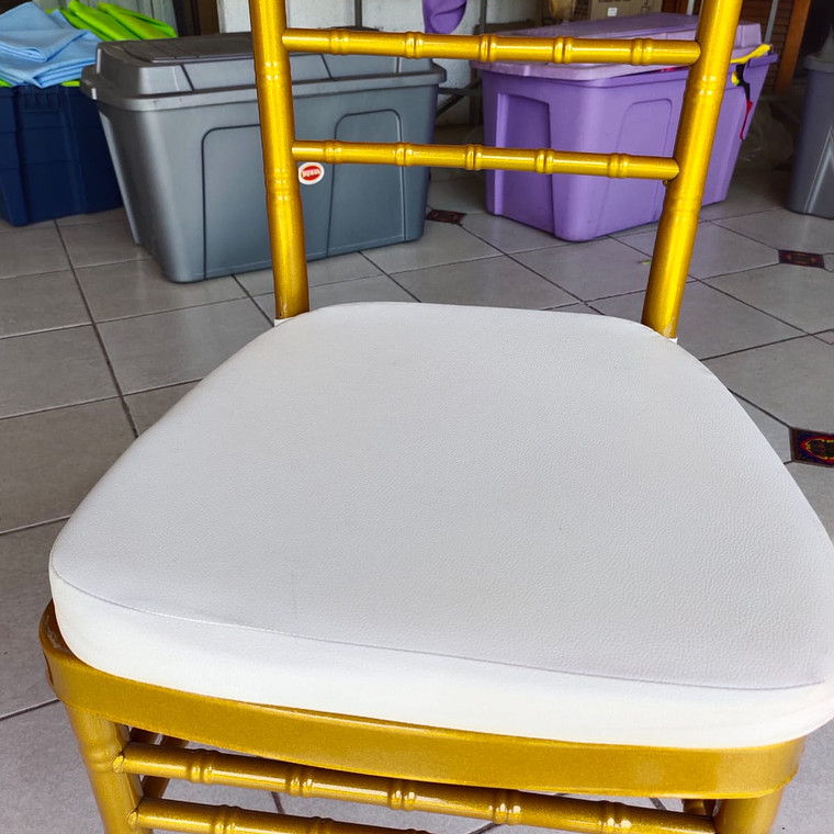 Sillas boda chiavari metal doradas 3