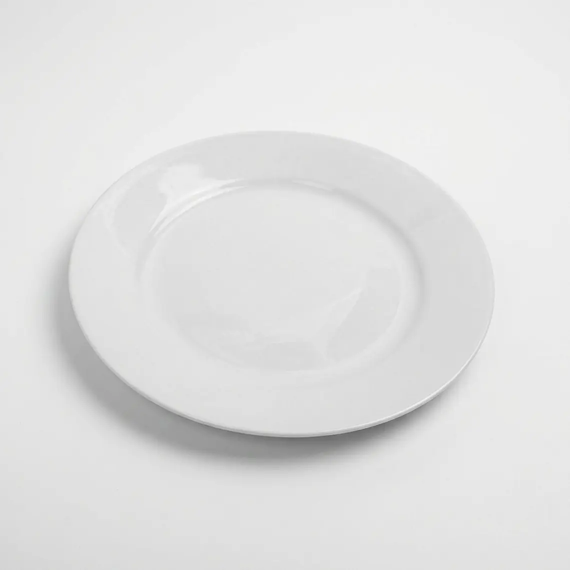 PLATO TENDIDO LOZA BLANCO 9