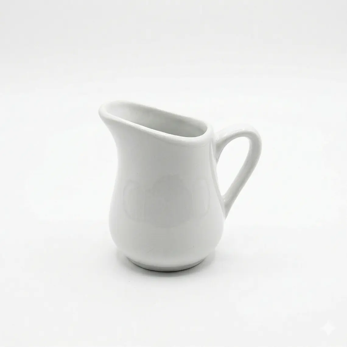 CREMERA CLASICA PICO OVALADO 45 ML 1