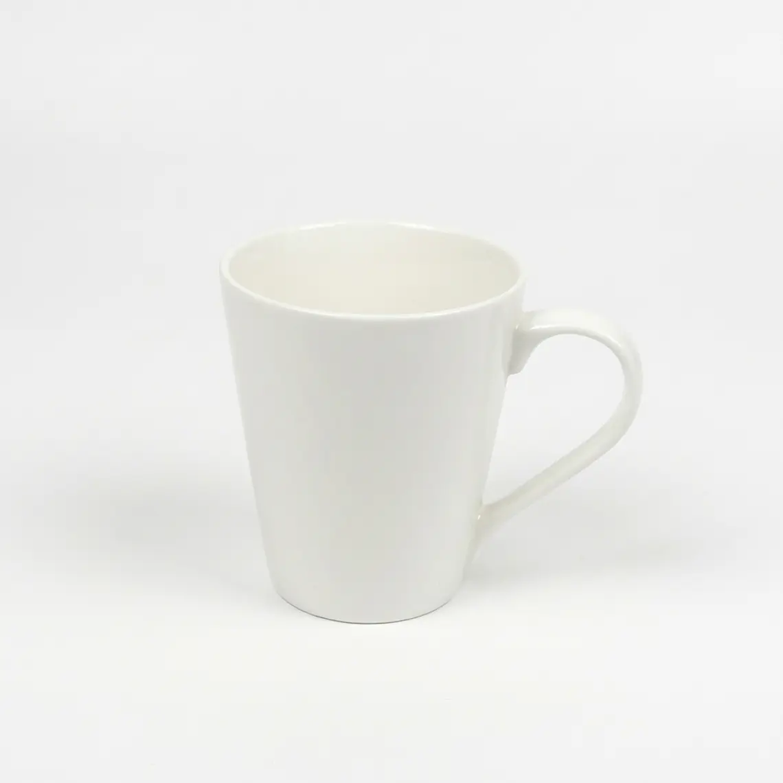 JARRO CONICO LOZA BLANCA 352 ML 1