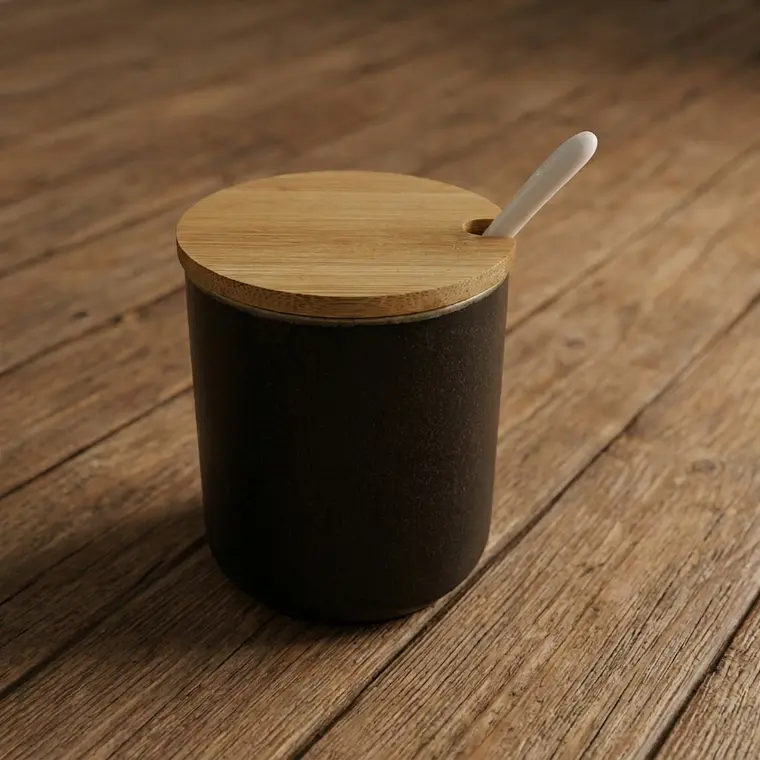 FRASCO POCELANA NEGRO 310 ML CTAPA MADER.+ CUCHARITA (8.5 x 11)CM 2