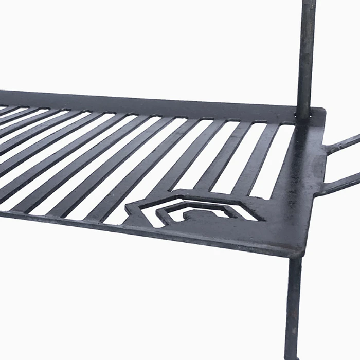 Parrilla Plancha Metalica 3 mm de espesor de 35x60 cm y dos estacas de 12mm x 60 cm 1