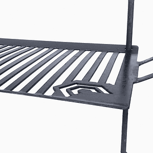 Parrilla Plancha Metalica 3 mm de espesor de 35x60 cm y dos estacas de 12mm x 60 cm