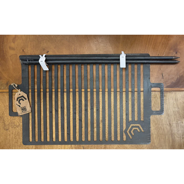 Parrilla Plancha Metalica 3 mm de espesor de 35x60 cm y dos estacas de 12mm x 60 cm 2