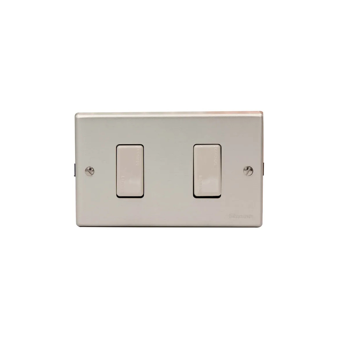Interruptor doble armado Bticino Magic 1