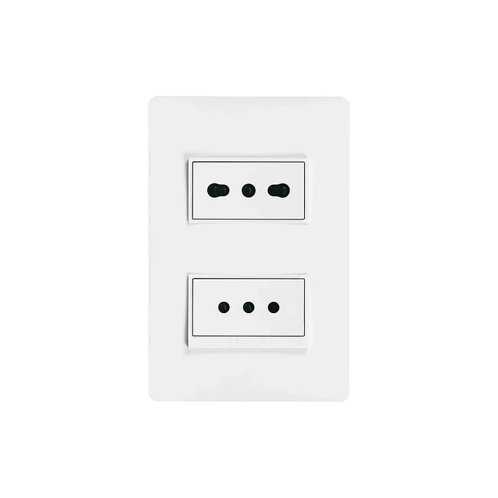 Enchufe Doble 10A + 10/16A Blanco Luzica Bticino 2
