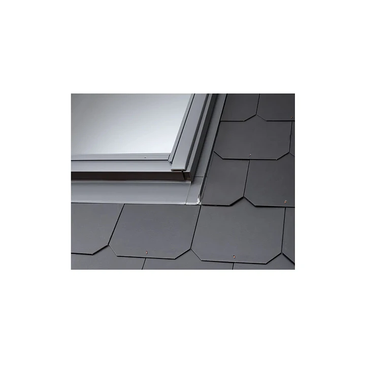 Pack Ventana de techo 66x118 cm Velux FK06 + Cerco Liso 4
