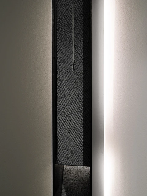 LARGE STEEL WALL LIGHT