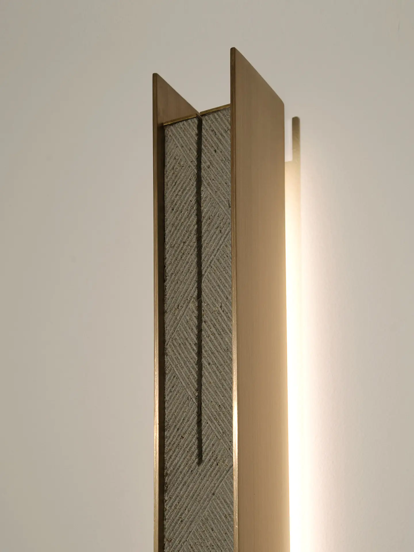 LARGE BRONZE  WALL LIGHT 3