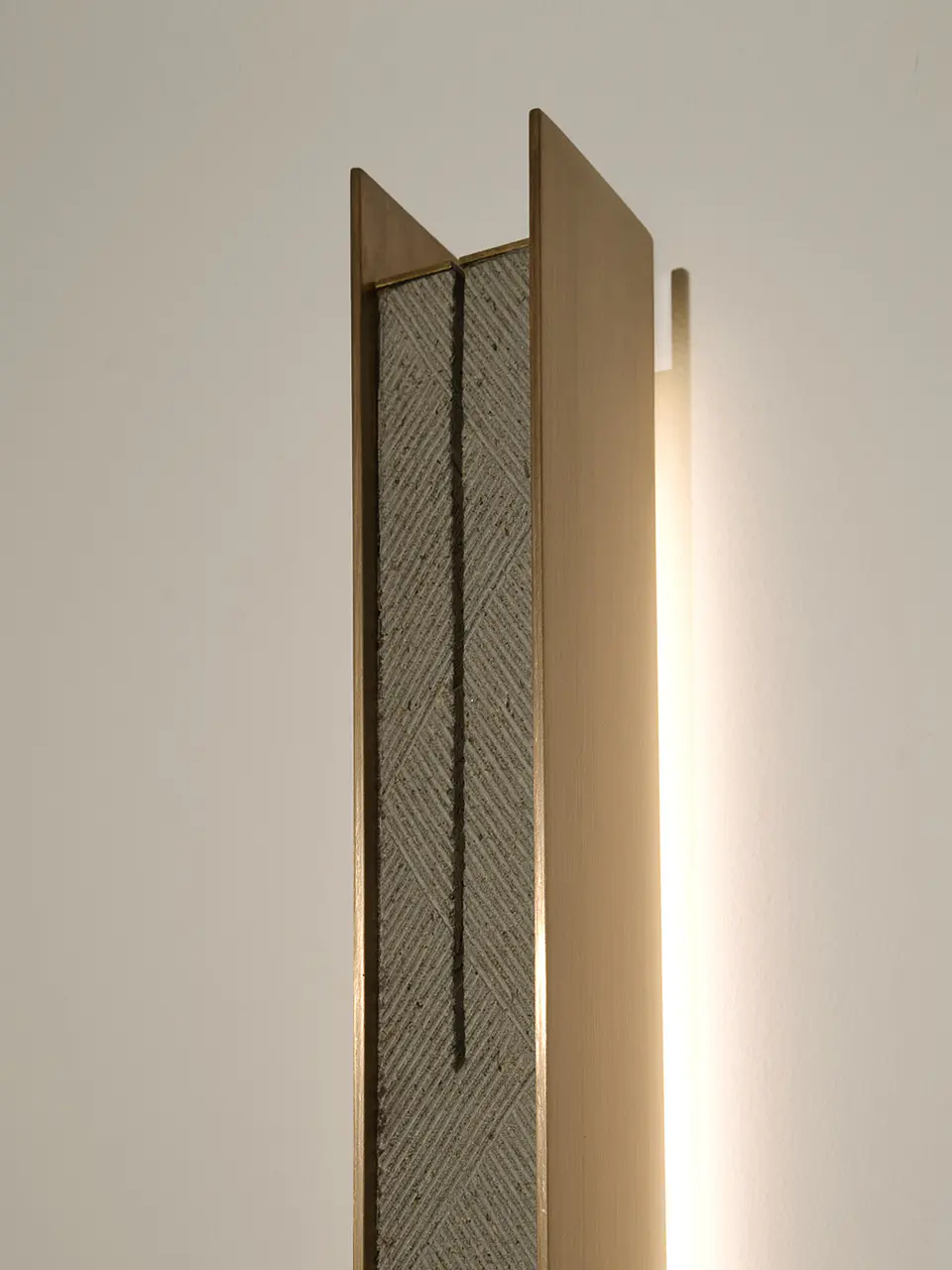 LARGE BRONZE  WALL LIGHT 3