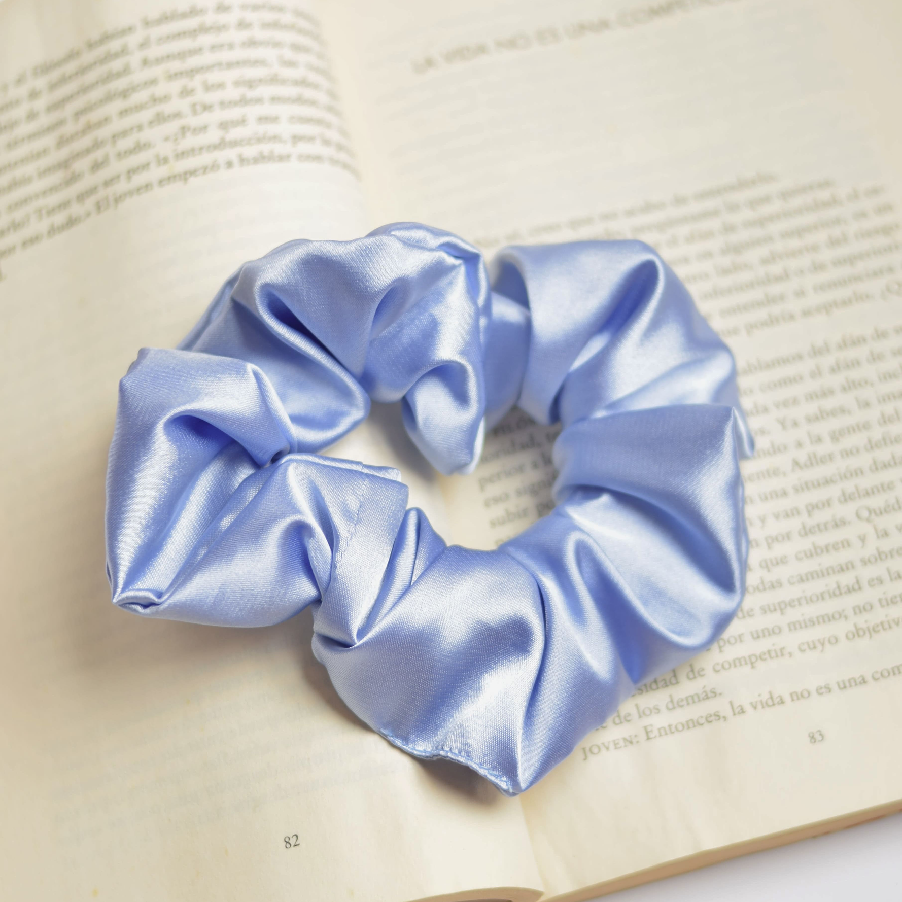 Scrunchie - Moña satín azul 1