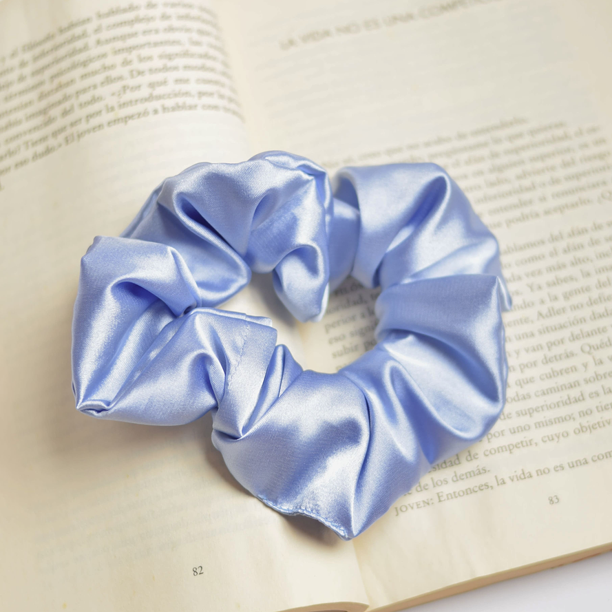 Scrunchie - Moña satín azul 1