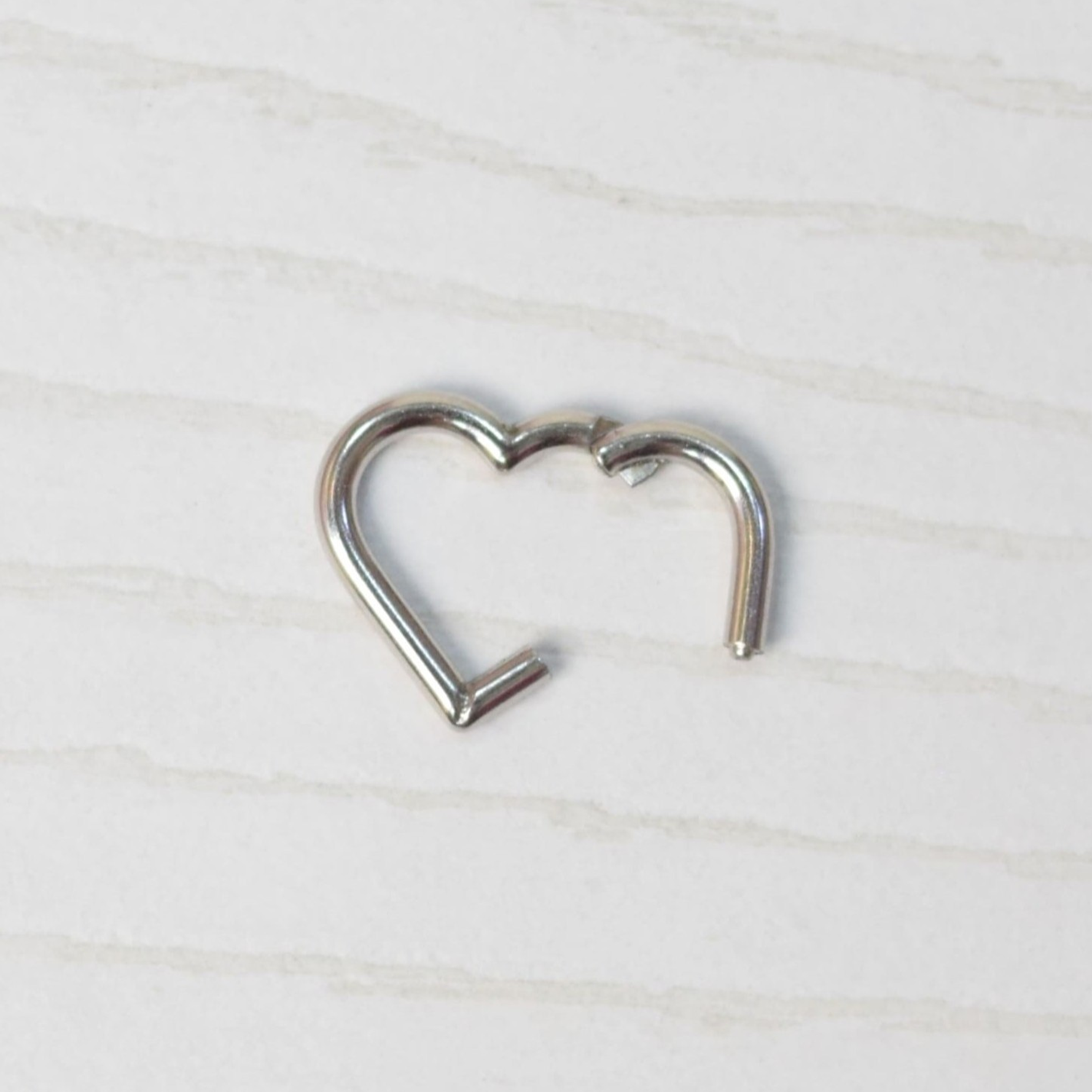 ARGOLLA CORAZON PLATEADO 2