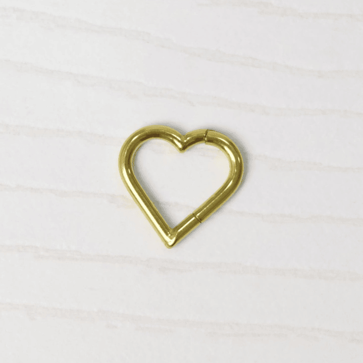 ARGOLLA CORAZON TITANIO 1