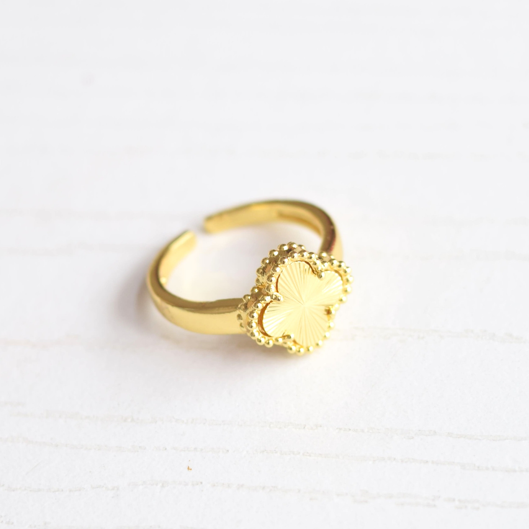 ANILLO VAN CLEEF DORADO