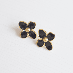 ARETES TOPO FLOR NEGRA