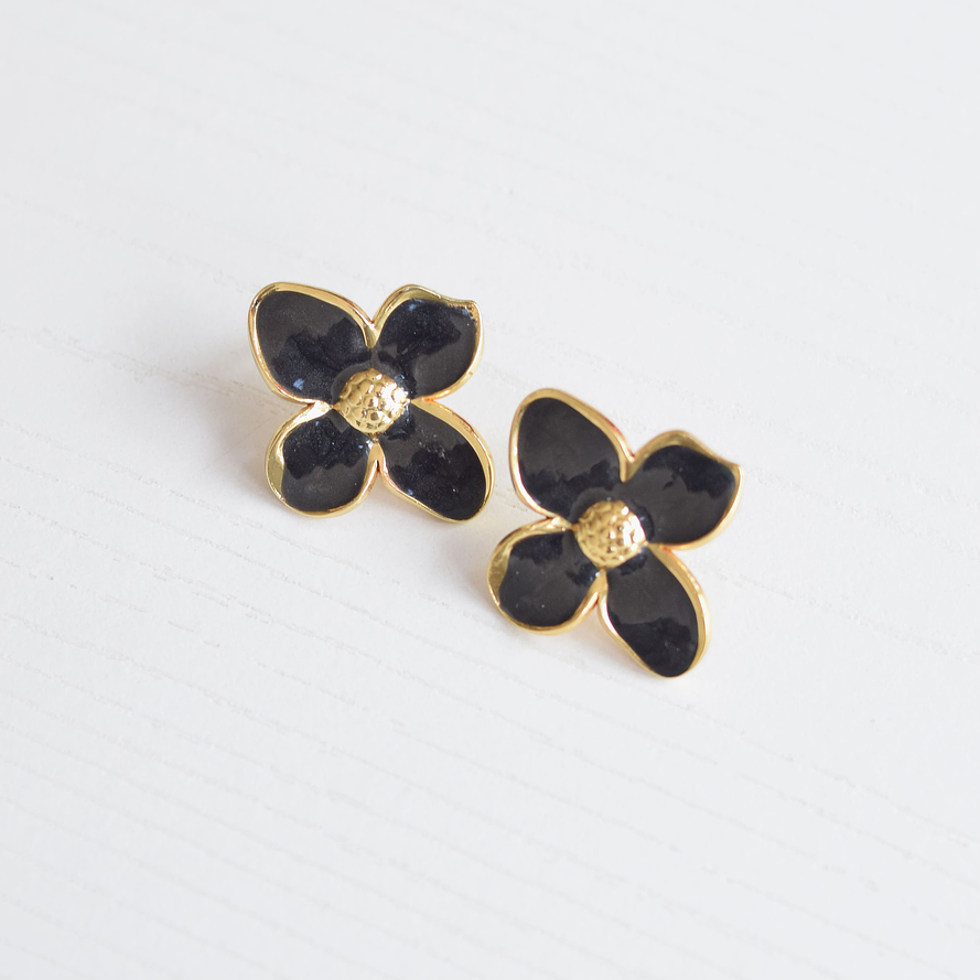 ARETES TOPO FLOR NEGRA
