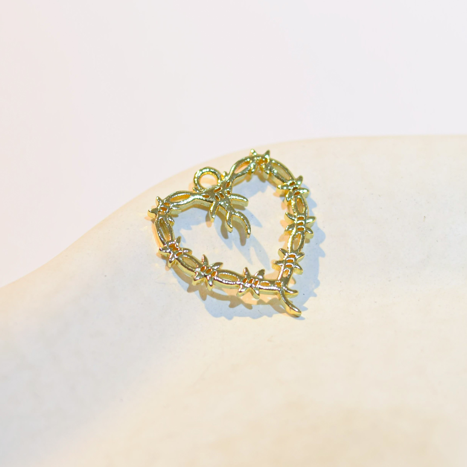 DIJE CORAZON ESPINADO