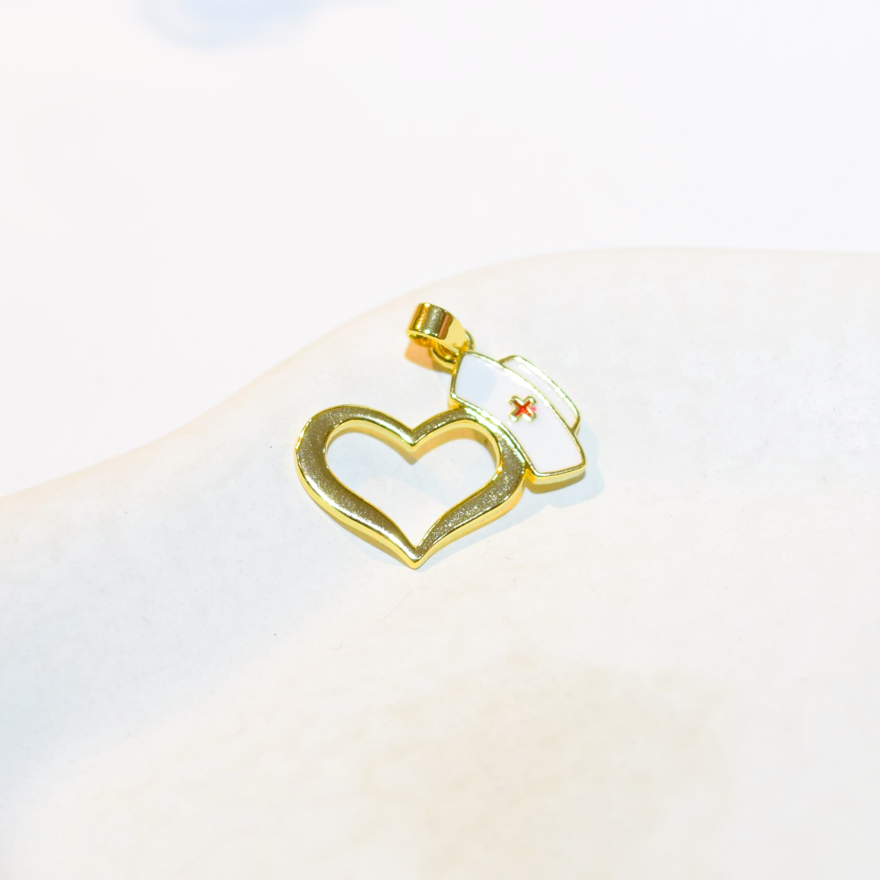 DIJE CORAZON ENFERMERIA