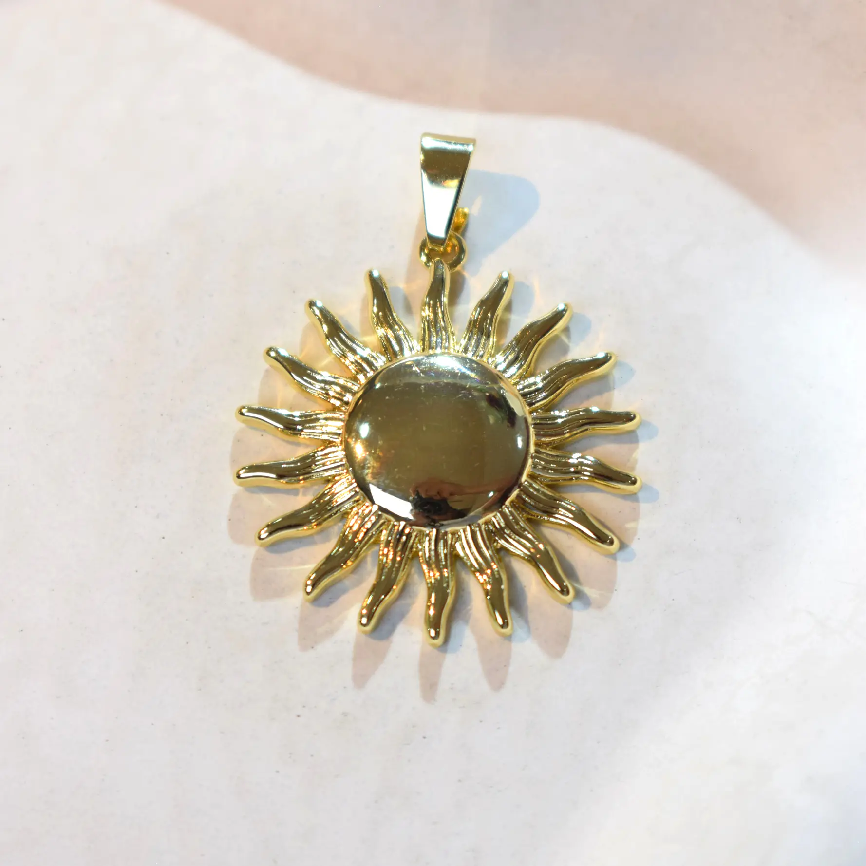 DIJE SOL DORADO