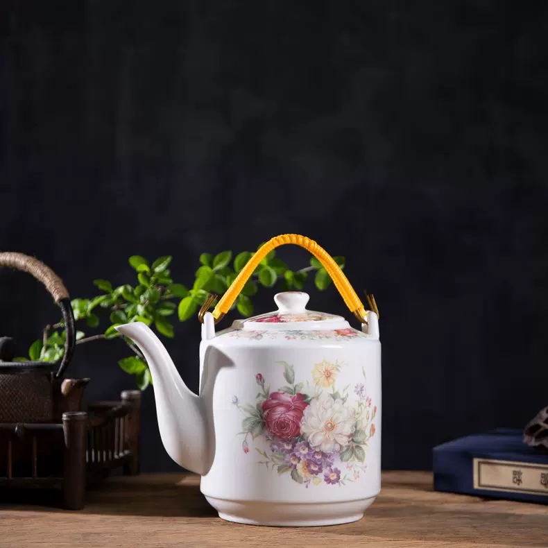 【16世紀 極美品】2点セット 青白磁「影青」陽刻 梅唐草文 豆壺 台付 景徳鎮 景德鎮2L 大容量高溫陶瓷茶壺古典青花瓷與花卉提梁冷熱水壺