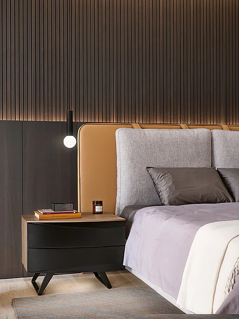 Mesa de Cabeceira Corvo