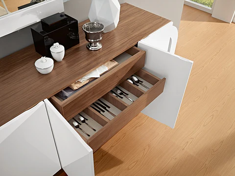 Gabrielle sideboard
