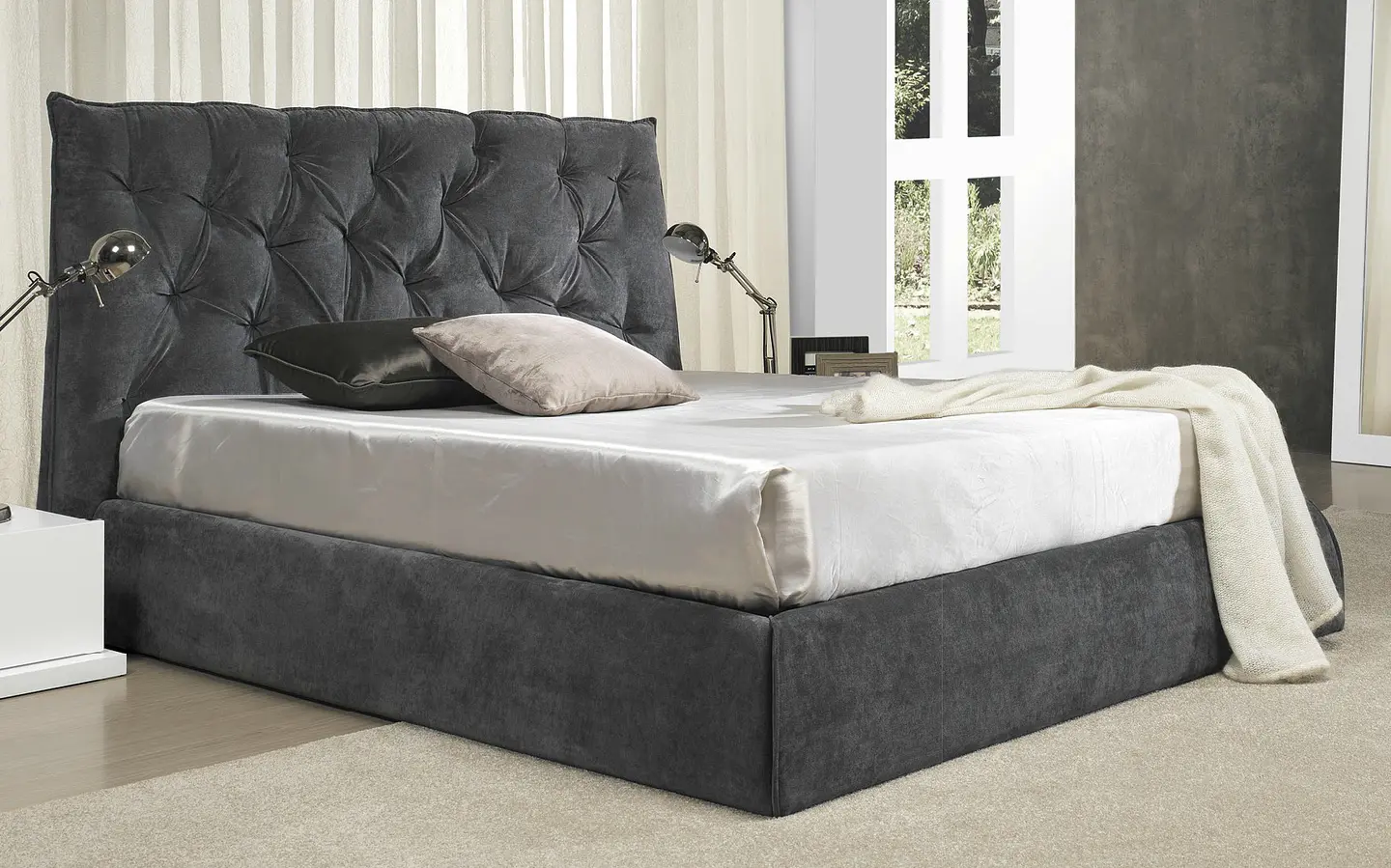 Bed Miami 1
