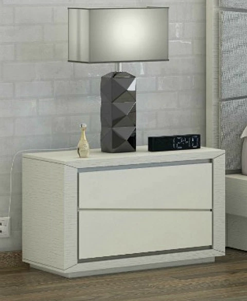 Mesa de Cabeceira Estofado