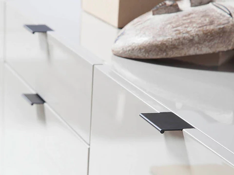 Lacquered TV cabinet with black steel frame