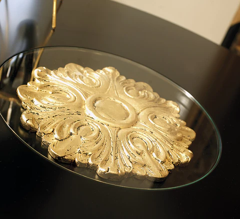 Black / Gold Table M173