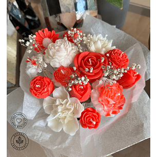 Bouquet de 14 Flores tonalidades Rojos
