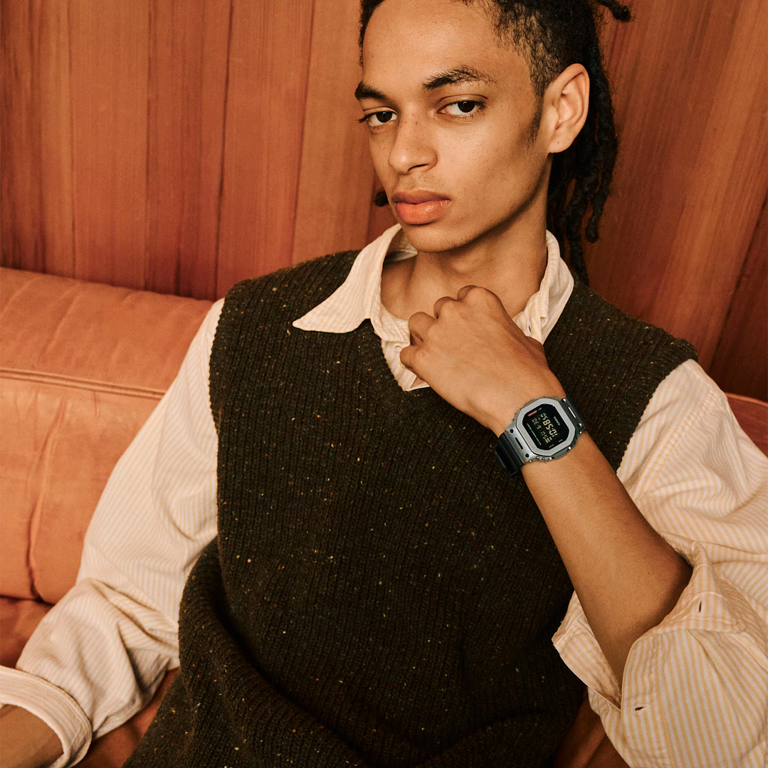 Modern Industrial Series Metal GM-5600M-1ER 11