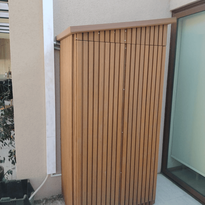 Sala Técnica Solar Exterior con Ventilación Activa, Protección Térmica e Instalación 1