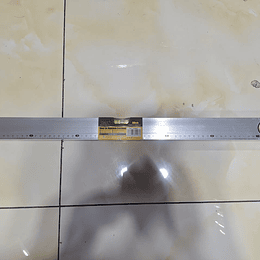 NIVEL DE MANO DE 80 CM CON IMAN