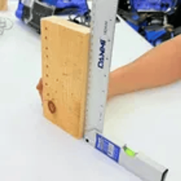 ESCUADRA CON NIVEL ANGULO RECTO 50CM 2