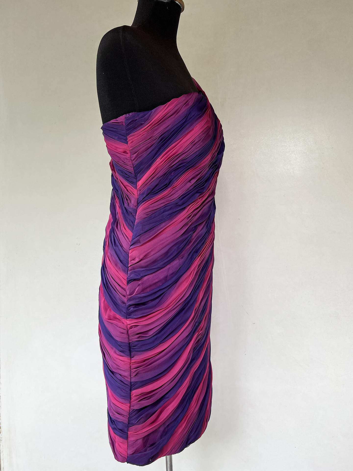 Vestido Corto Rayado Rosa / Morado - Talla 42 2